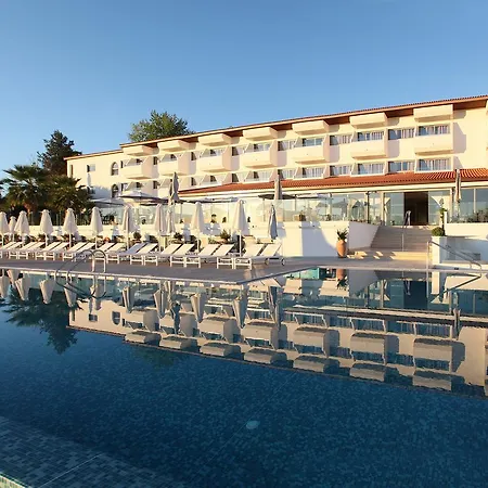 Droushia Heights Aparthotel 2*